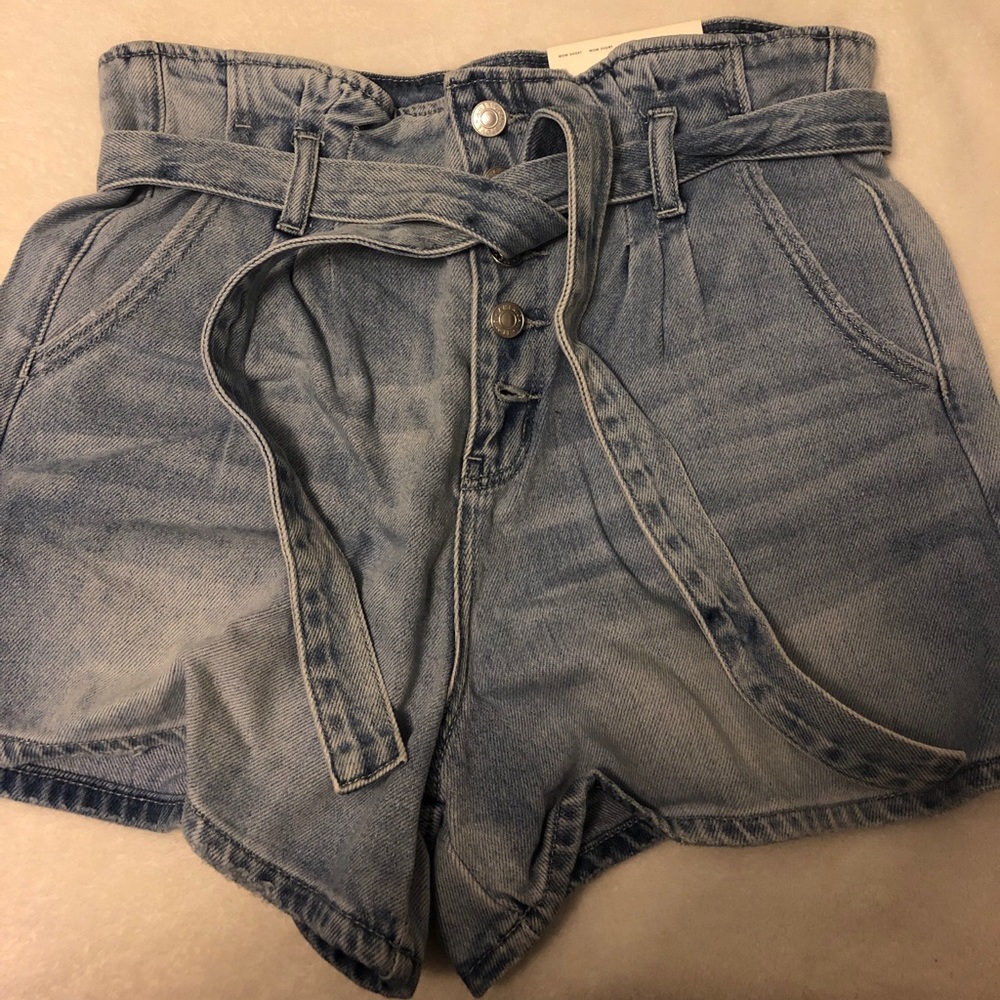 American Eagle mom/paper bag shorts